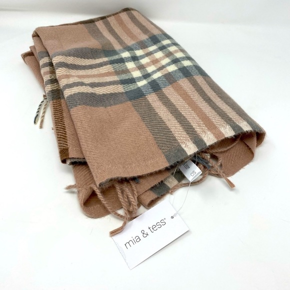 Accessories - NEW - Mia & Tess Plaid Scarf